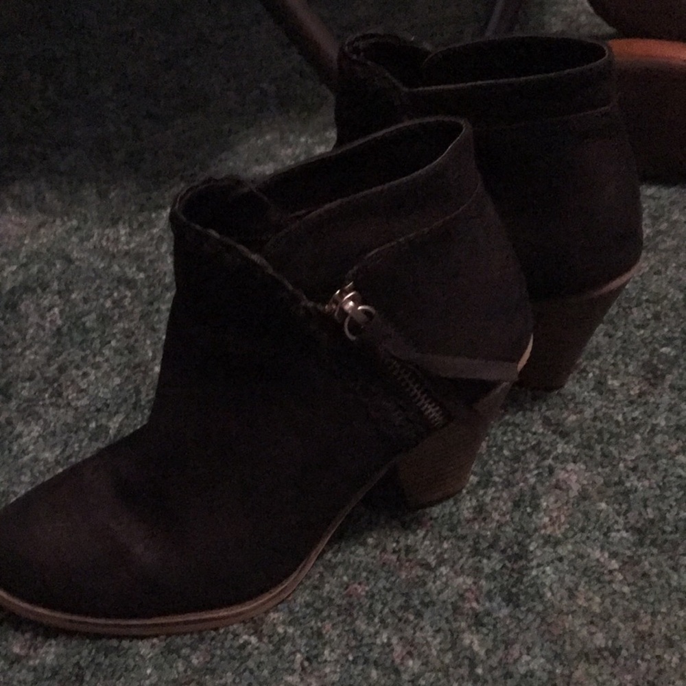 Mia Kori ankle boots black. Like new size 6